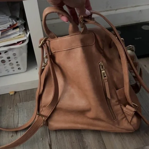 Purses - Picture 3 of 4